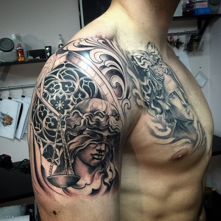 Татуировки для мужчин на плече (39 фото)32