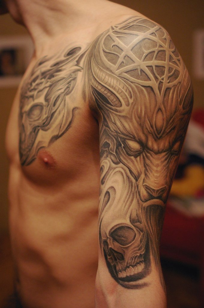 Татуировки для мужчин на плече (39 фото)10