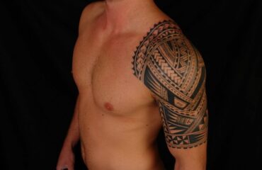 🖤 Татуировки на плече для мужчин (37 фото)