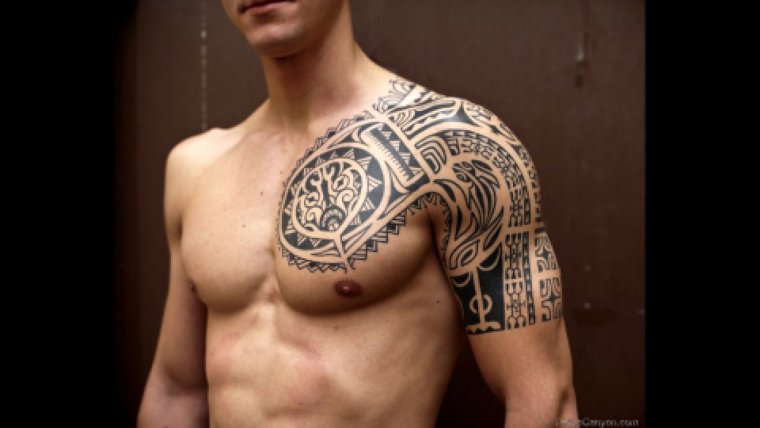 Татуировки для мужчин на плече (39 фото)12