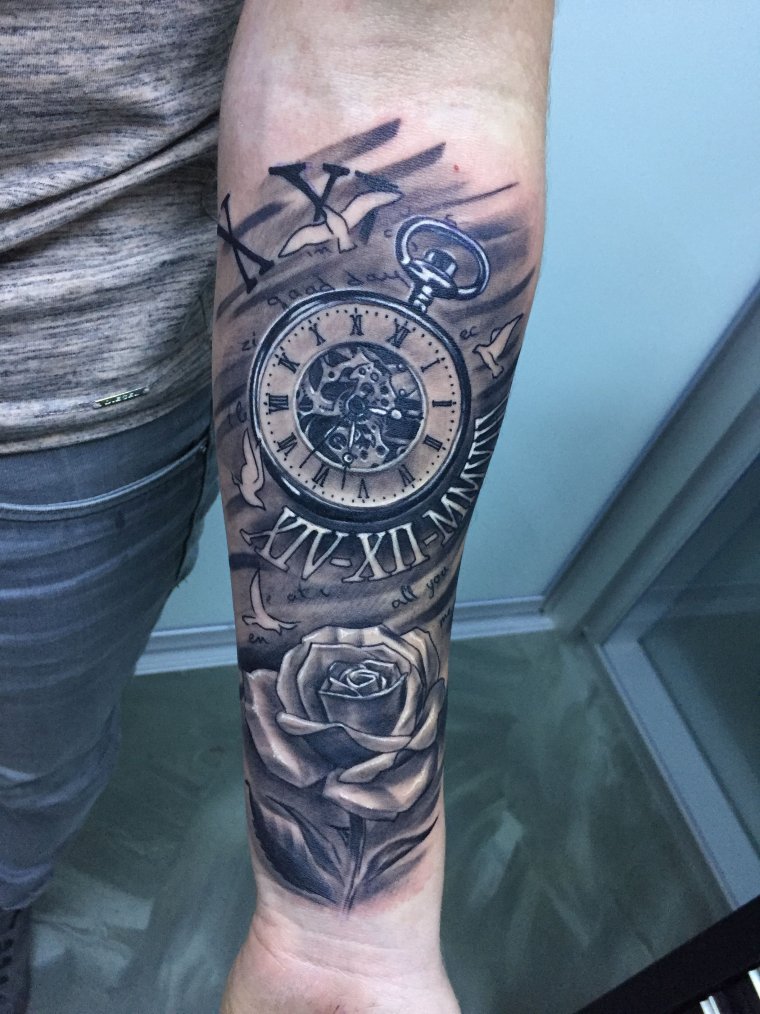 Мужские тату часы на предплечье (39 фото)31