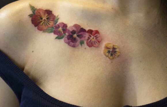 🖤 ​​Women's gentle tattoo on the collarbone (48 photos)