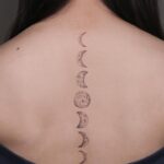 🖤 Татуировки на позвоночнике для женщин (38 фото) 25 Kelsey Merritt