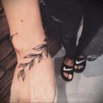 🖤 Татуировки веточка вокруг руки: подборка (37 фото) 2 Собор Парижской Богоматери