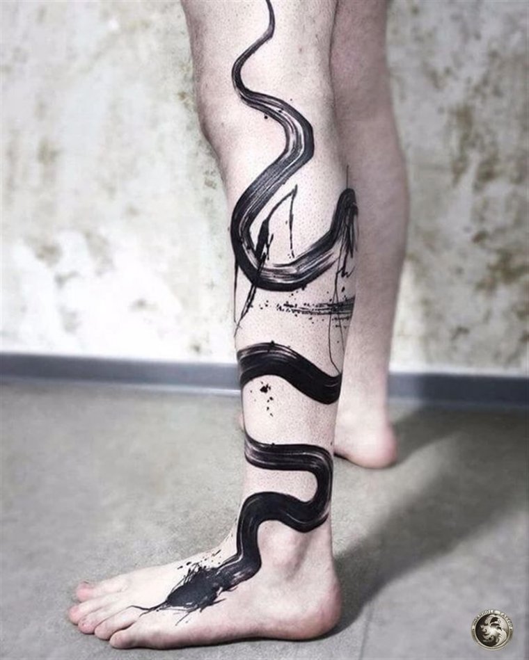 Татуировка змея на ноге (50 фото)26