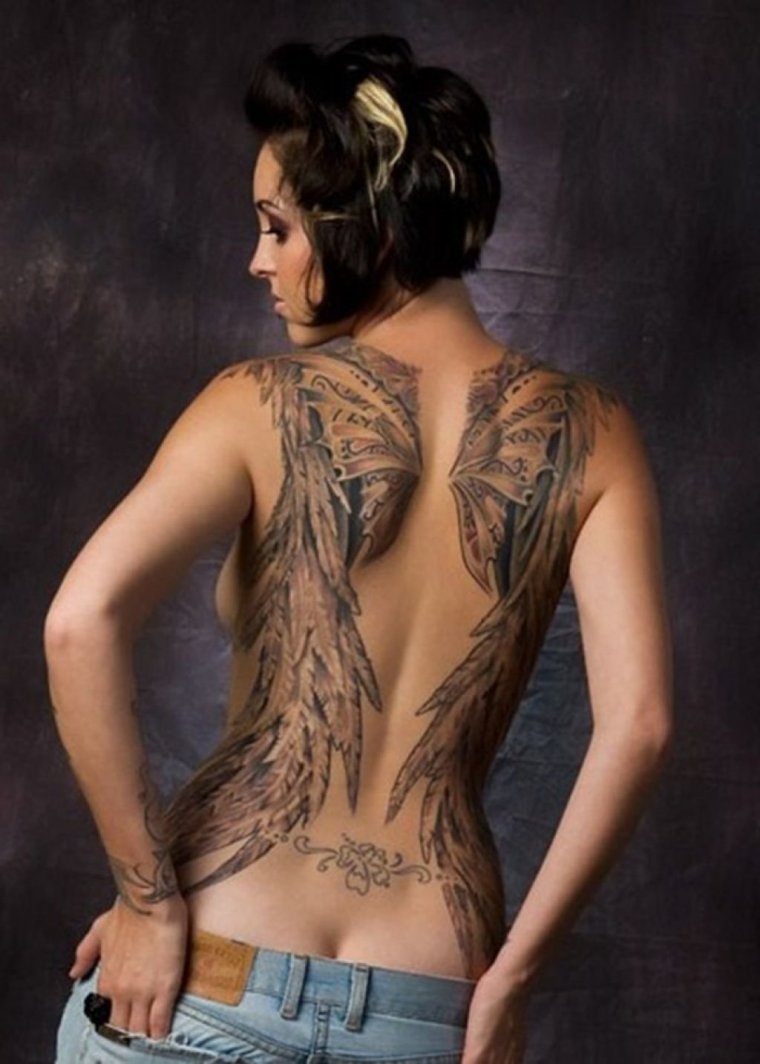 Женские татуировки на спине (50 фото)46