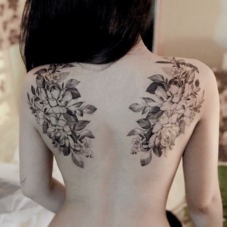 Женские татуировки на спине (50 фото)22