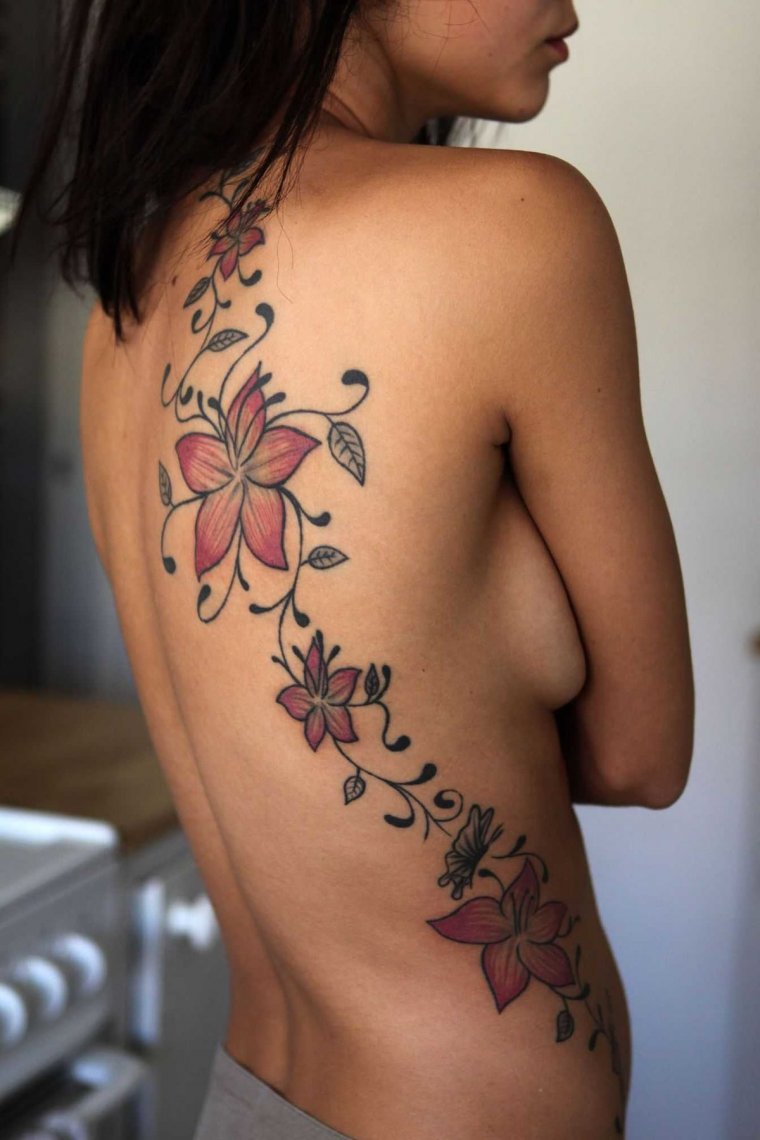 Женские татуировки на спине (50 фото)41