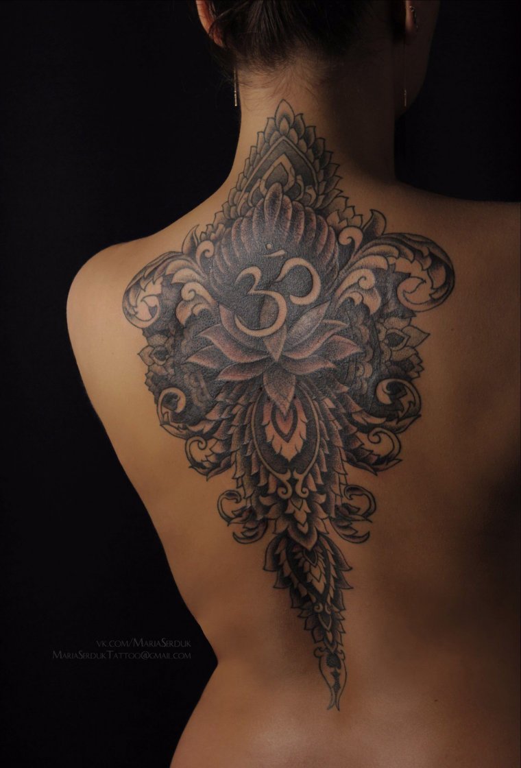 Женские татуировки на спине (50 фото)4