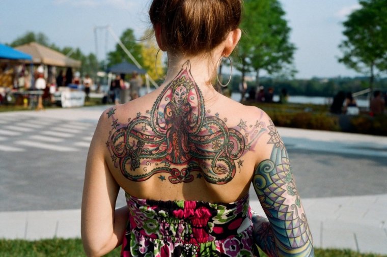 Женские татуировки на спине (50 фото)38