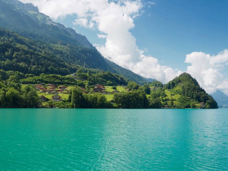 Озеро Бриенц в Берне (Швейцария) - 23 фото