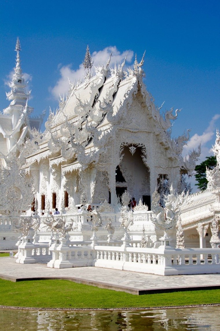 Невероятный Белый храм Ват Ронг Кхун (18 фото) 7 Белый храм Ват Ронг Кхун