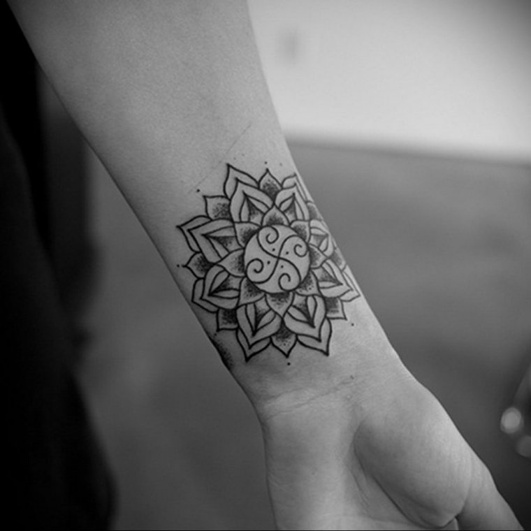 Тату мандала на запястье для женщин (49 фото) 1 тату