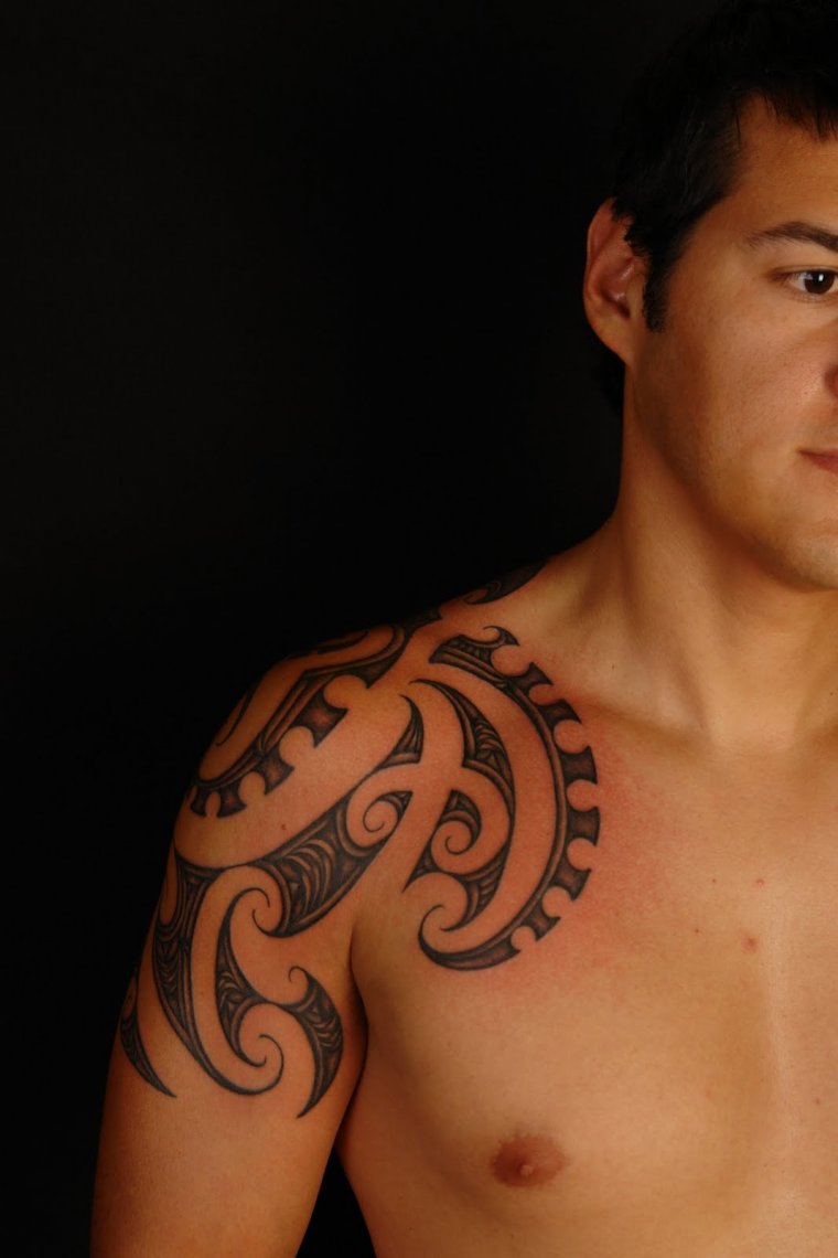 Татуировки на плече мужские