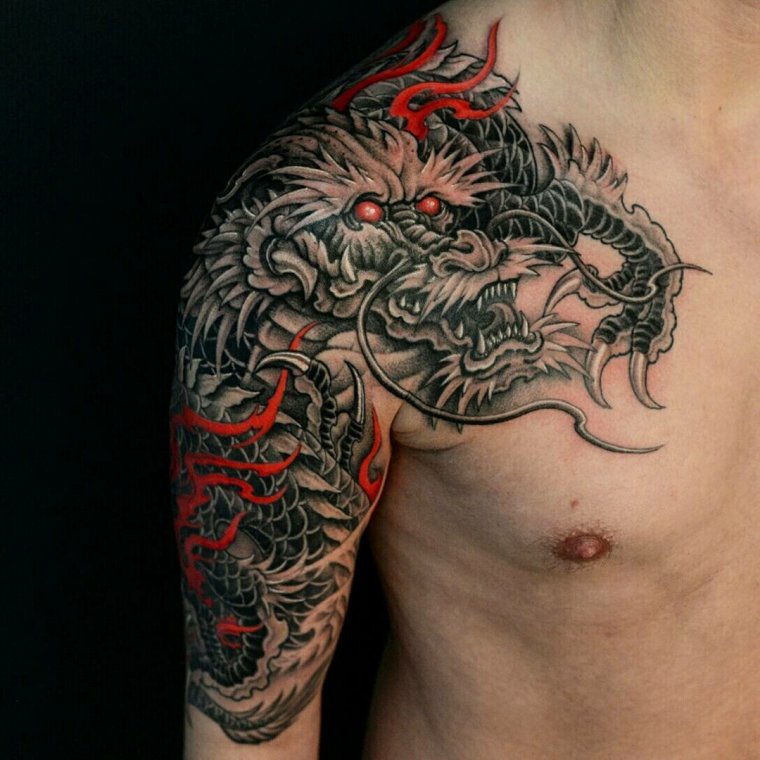 Тату японский дракон на плече