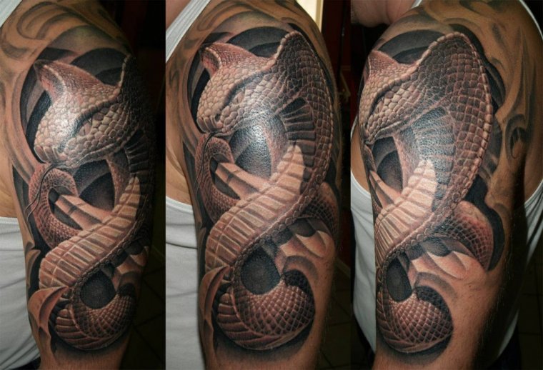 Змея татуировка
