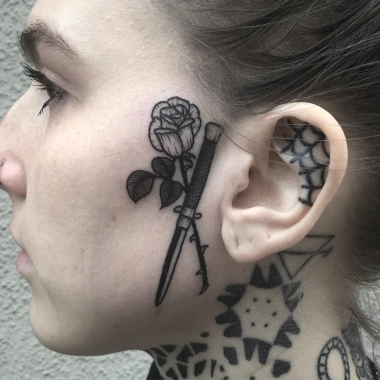 Тату эскизы на лице (48 фото) 46 Тату на лице девушки маленькое
