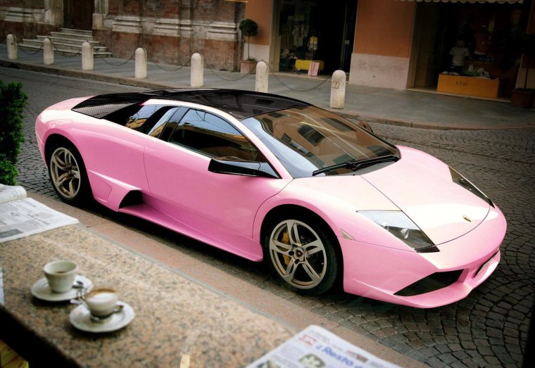 Розовый кабриолет Ламборджини