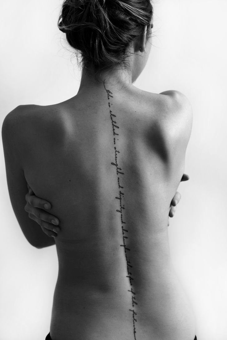 Женские татуировки вдоль позвоночника (46 фото) 13