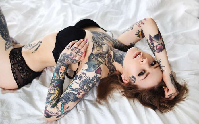 Красивые девушки с татуировками (79 фото) 8 девушки с татуировками