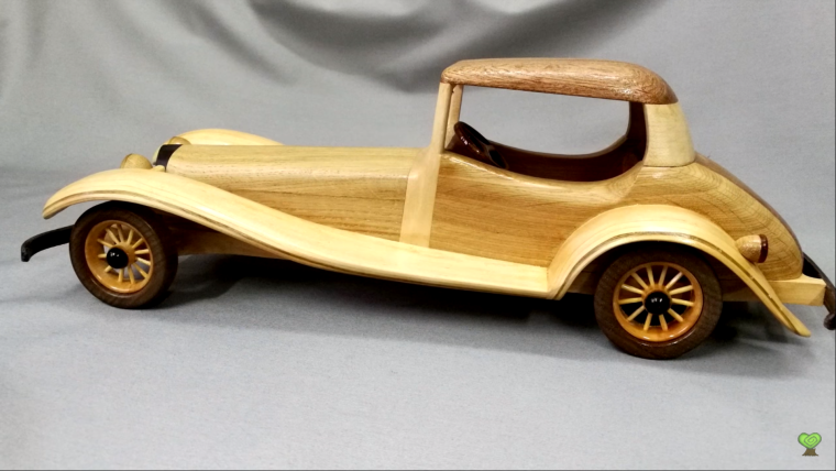 Модели ретро автомобилей из дерева