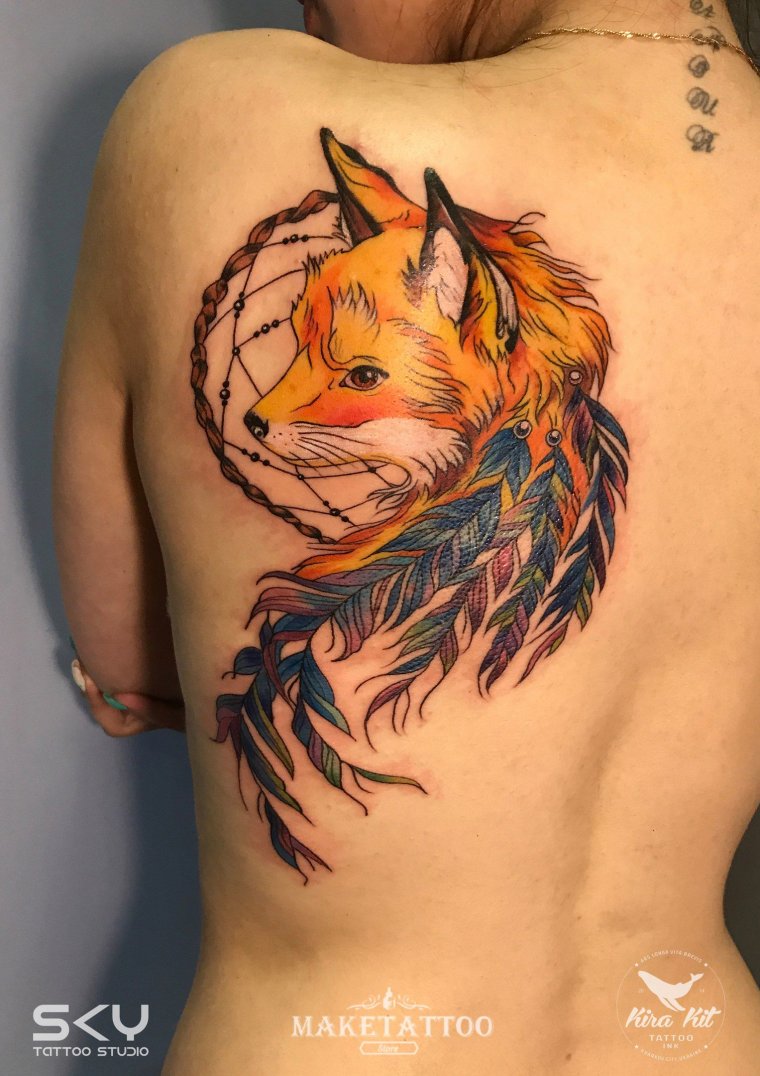Тату лиса на спине