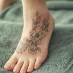 Маленькие женские тату на ноге (39 фото) 28 Мерседес Гелендваген