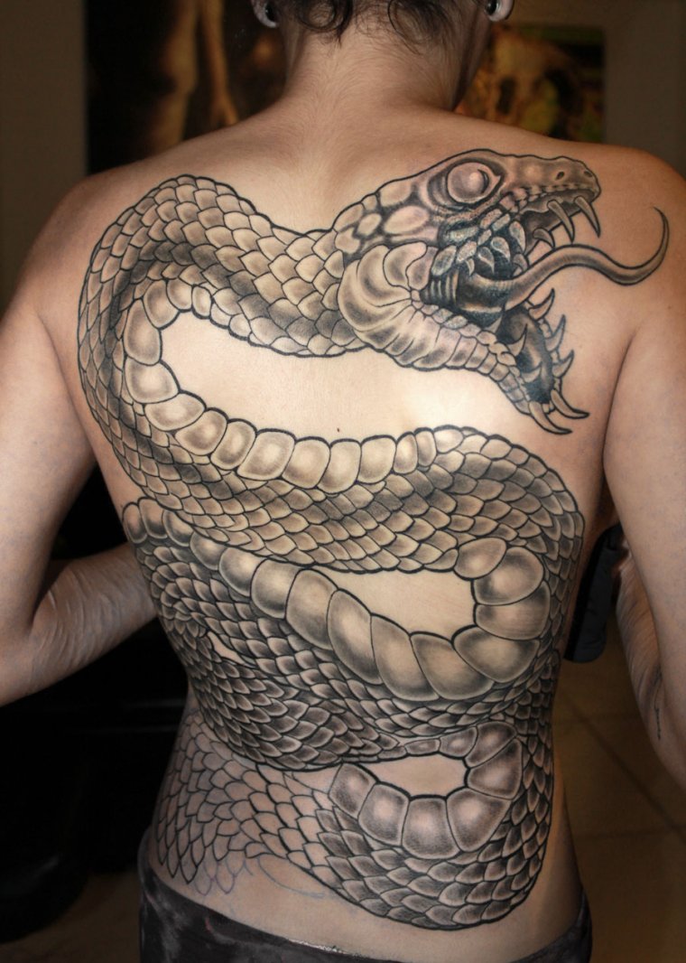 Татуировка змея