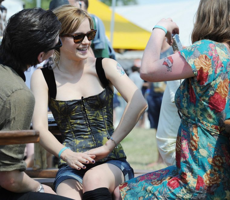 Тату Эммы Уотсон - подборка (47 фото) 26