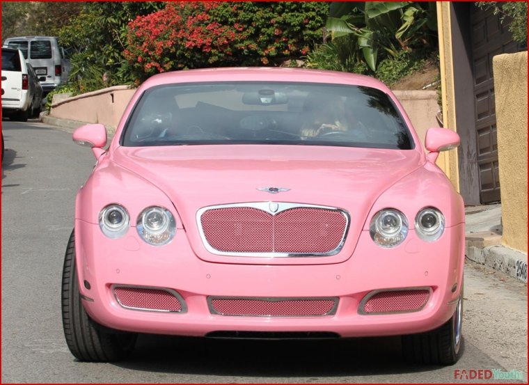 Розовый Bentley