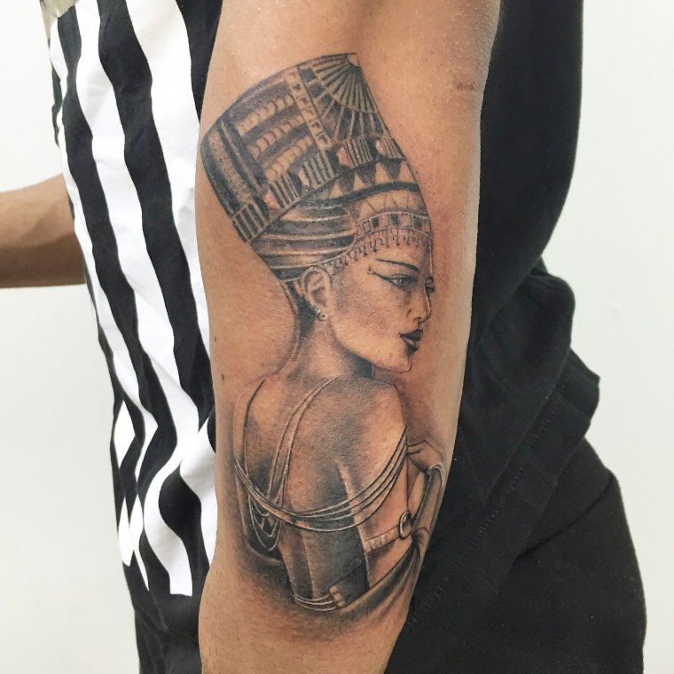 Нефертити царица Египта тату на руке