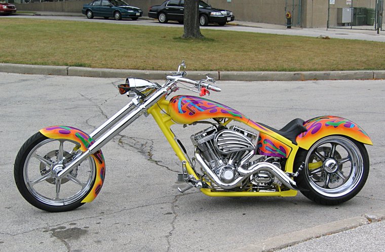 Крутой байкерский мотоцикл