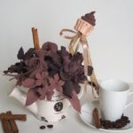 Букет из кофе, цветов и декораций (73 фото) 25