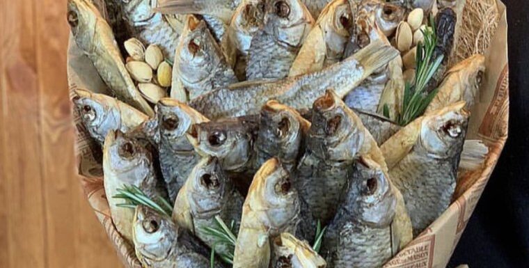 Нестандатно: букеты из вяленой рыбы (68 фото)