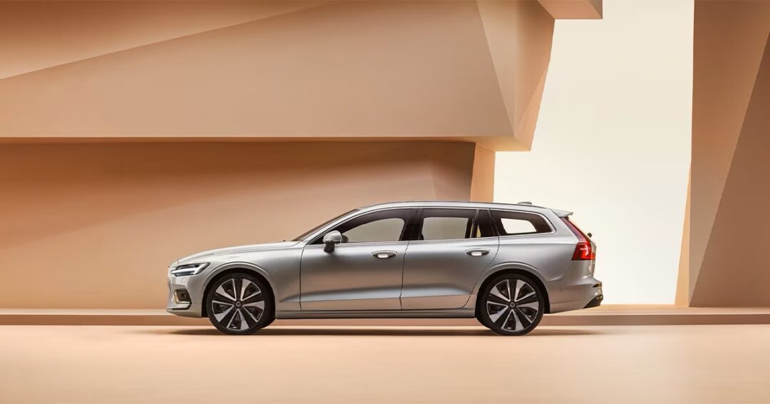 Технологические инновации в Volvo V60: как они улучшают безопасность на дороге 4 volvo